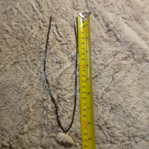 White Stone bear beaded necklace black/blue - Picture 16 of 16